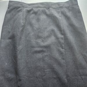 Briggs New York Women's Waist 36in. Size 16 Classic Gray Pencil Skirt